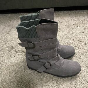 Chic Gray Ankle Boots with Buckle Detail